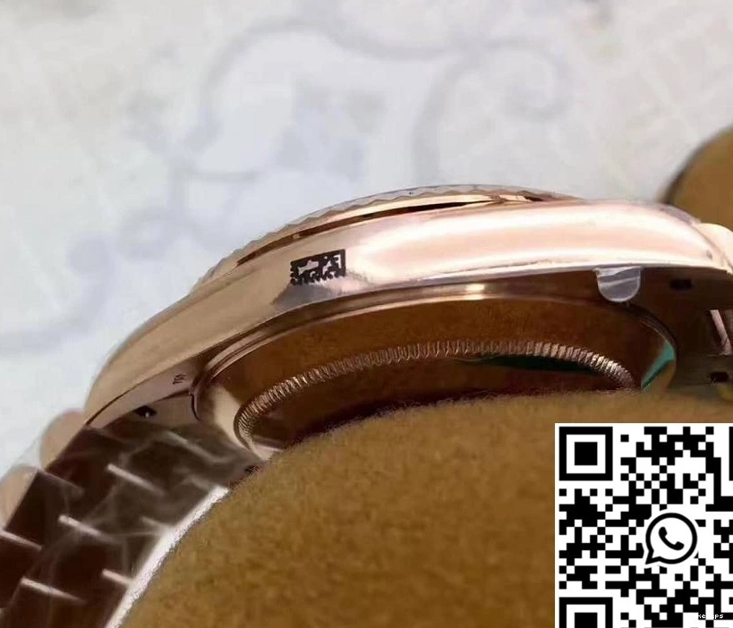 Day-Date Rose Factory Dial Sundust 228235 40 40MM Gold EW Rolex 1216